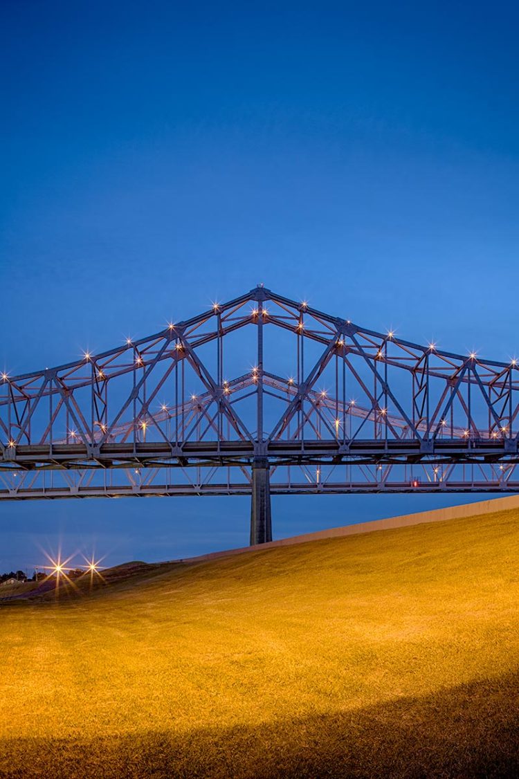 bridge going over water in algiers